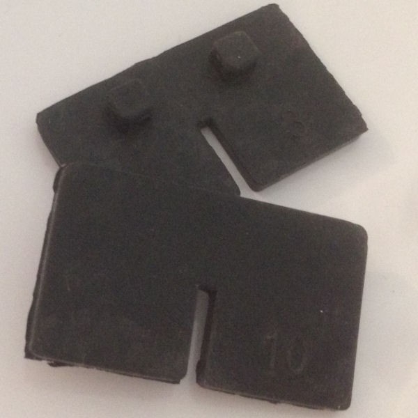 Eckiger Glashalter | runder Anschluss | 10 mm